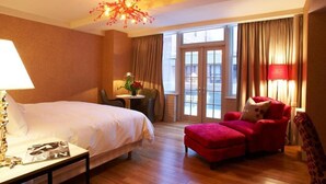 Double Room, Balcony, Courtyard View - Aurelia Boutique Retreat (Toronto)