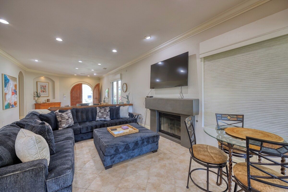 TV, fireplace, offices