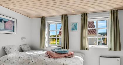 "Safir" - 1.7km from the sea by Interhome