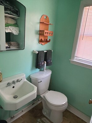 Unclassified image, 4 of 13, button - Cabin by the Lake (Minocqua)