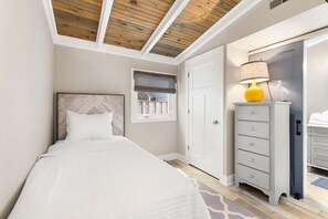 Room - Coastal Haven at 129th | Ocean View Beach Retreat! (Ocean City)
