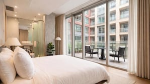 Room - The Emberline Hotel (Toronto)