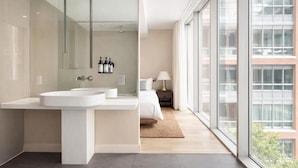 Bathroom - The Emberline Hotel (Toronto)