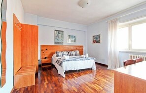 Unclassified image, 3 of 17, button - Vrbo Property (Roma)