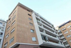 Unclassified image, 2 of 17, button - Vrbo Property (Roma)