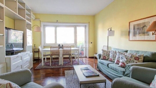 Unclassified image, 1 of 17, button - Vrbo Property (Roma)