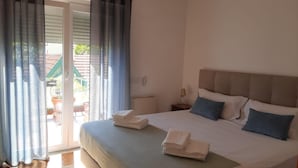 Room - Vrbo Property (Lisboa)