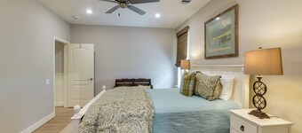 Dickinson Bayou Retreat w/ Dock on 12 Acres