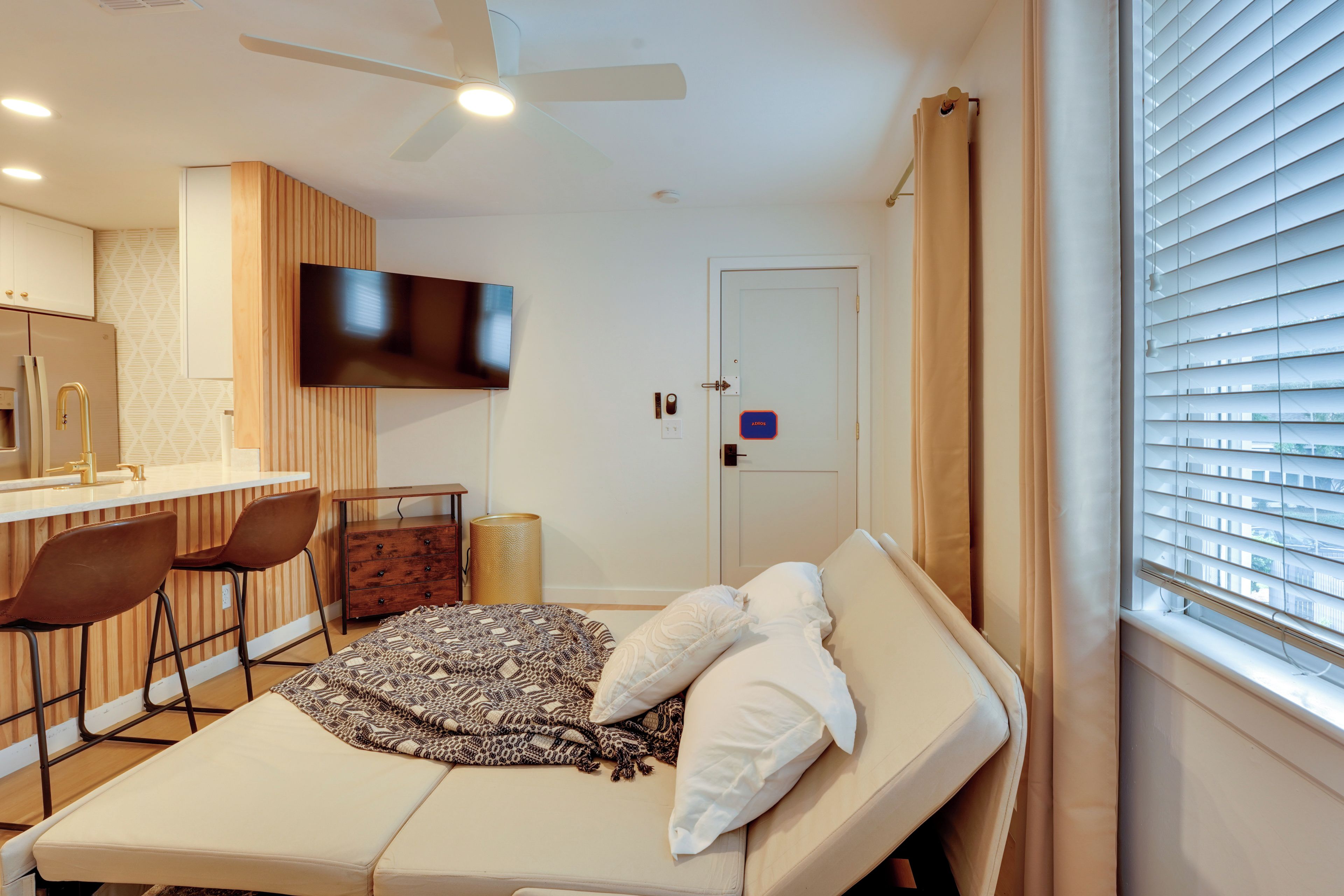 Gainesville Vacation Rental | 1BR | 1BA | 550 Sq Ft