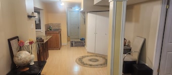 Quiet Basement in Markham