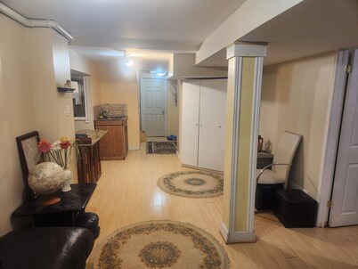 Quiet Basement in Markham