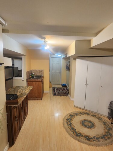 Quiet Basement in Markham