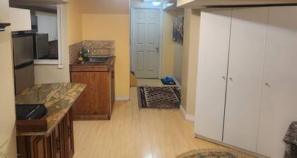 Quiet Basement in Markham