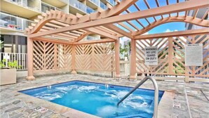 Unclassified image, 2 of 46, button - 40F-High Floor-Stunning Ocean View-1 Bedroom Condo-Waikiki Beach (Honolulu)