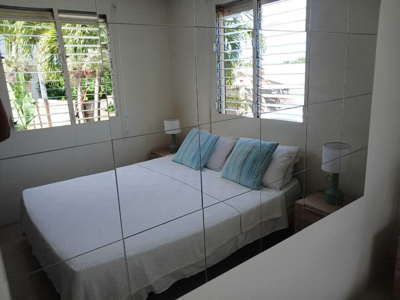 Iron/ironing board, internet, bed sheets