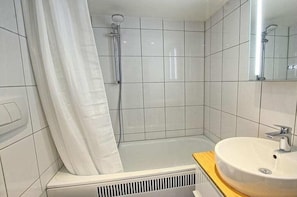 Unclassified image, 5 of 28, button - Steinwarder 7, Apartment "Strandzeit 37" (Heiligenhafen)