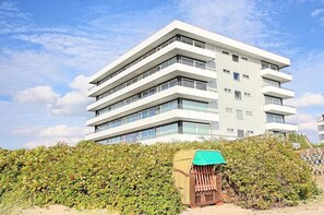 Unclassified image, 2 of 28, button - Steinwarder 7, Apartment "Strandzeit 37" (Heiligenhafen)