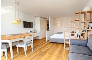 Unclassified image, 3 of 28, button - Steinwarder 7, Apartment "Strandzeit 37" (Heiligenhafen)