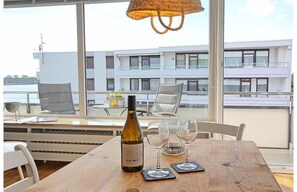 Unclassified image, 4 of 28, button - Steinwarder 7, Apartment "Strandzeit 37" (Heiligenhafen)
