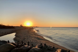 A beach at sunset with calm waters and a clear sky. - Holiday apartment with 1 bedroom (Kühlungsborn)