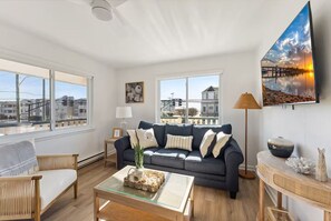 Living area - 34th St 1BR Condo - 1 Block to Beach (Ocean City)