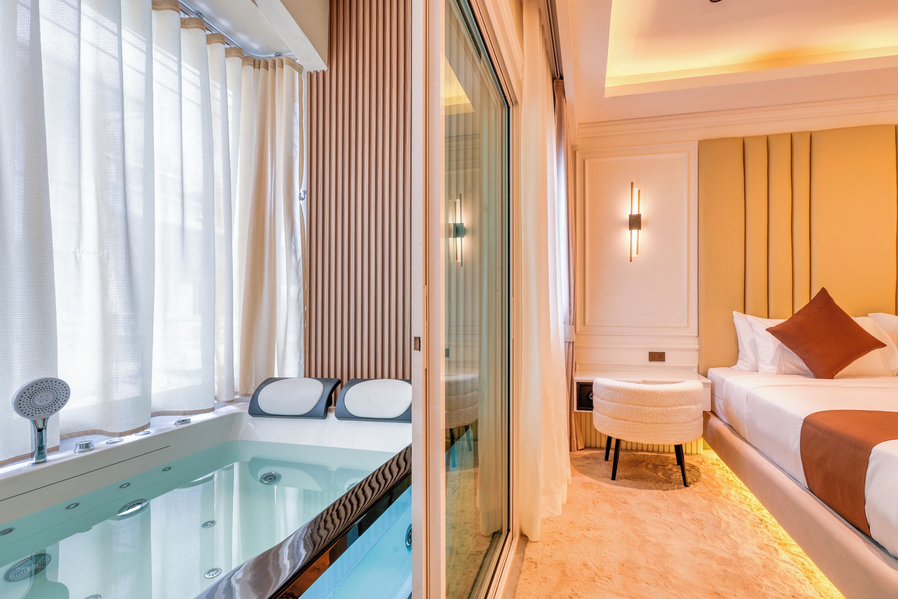 Family Room | Pool