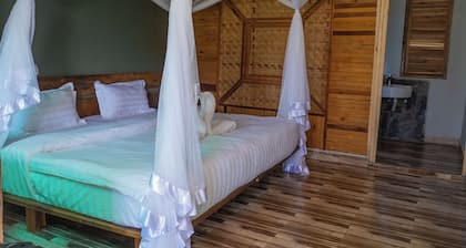 Basecamp Resort Mweya