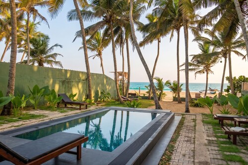 PRANA Beach Hotel