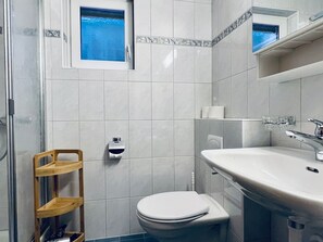 Bathroom / Wellness - Chalet Tobeleck (CharmingStay), (Flumserberg Tannenheim), by Interhome (Flumserberg Tannenheim)
