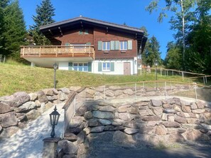 House - Chalet Tobeleck (CharmingStay), (Flumserberg Tannenheim), by Interhome (Flumserberg Tannenheim)