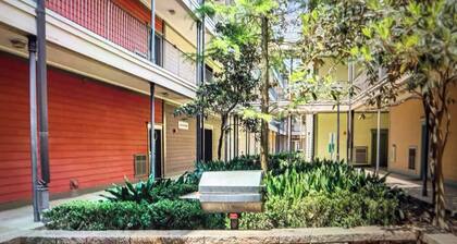 Tiger Condo at LSU! Walk to Tiger Stadium & PMAC!