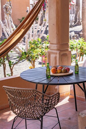 Outdoor dining - Salty Casa - Oasis Duna - Corralejo Center (Corralejo)