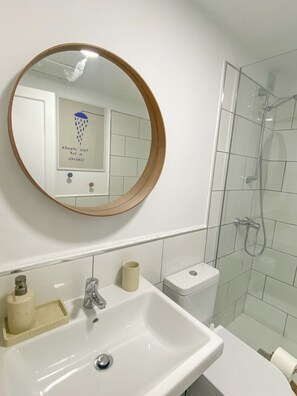 Shower, hair dryer, soap - Salty Casa - Oasis Duna - Corralejo Center (Corralejo)