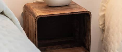 Desk, free WiFi