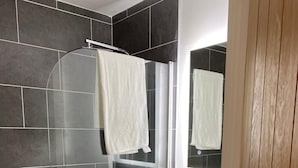 Unclassified image, 4 of 17, button - well furnished flat at city center (Kingston upon Hull)