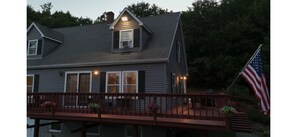 Exterior - Lakeshore Villa / Lake Views / Private Pool & Family-Friendly Comfort (Leeds)