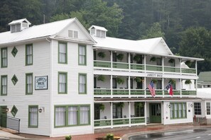 Exterior - Jarrett House (Dillsboro)