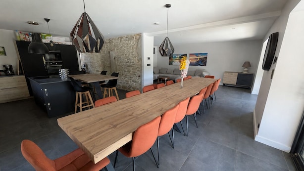 Dining - Le Verger - Grand gîte 18 pers.  6 chambres, jeux & grande terrasse (Bretigney-Notre-Dame)