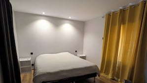 Room - Le Verger - Grand gîte 18 pers.  6 chambres, jeux & grande terrasse (Bretigney-Notre-Dame)