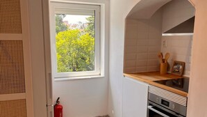 Private kitchen - Vrbo Property (Lisboa)