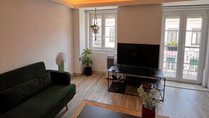Living area - Vrbo Property (Lisboa)