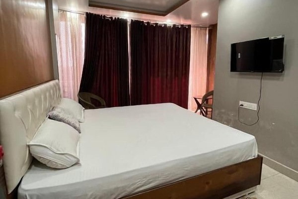 In-room safe, desk, laptop workspace, blackout curtains
