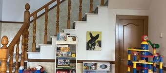Chalet nestled among vineyards in a unique rural setting (free Wi-Fi)—a true escape