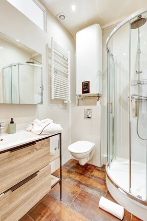 City Studio, 1 Double Bed with Sofa bed, Non Smoking | Bathroom - Stay Near Notre-Dame & Place des Vosges (Paris)