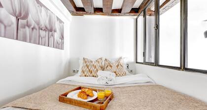 Stay Near Notre-Dame & Place des Vosges