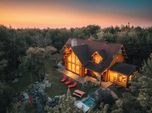 Exterior - Luxury log cabin 1 hour from Montreal (Mille-Isles)