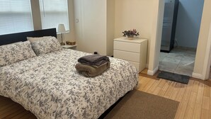 Room - A Charming Apartment inDTLA (Los Angeles)