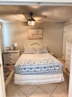 2 bedrooms -  2Bed/2Bath Coastal Cove condo, Large pool! Minutes from Gulf Shores sandy coast (Gulf Shores)