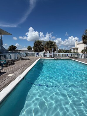 Pool -  2Bed/2Bath Coastal Cove condo, Large pool! Minutes from Gulf Shores sandy coast (Gulf Shores)