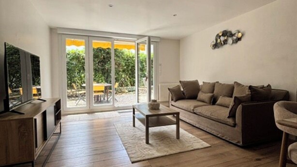 Living area - A 5-minute walk from the beach, in the quiet neighborhood of LA GENETTE, with a garden (La Rochelle)